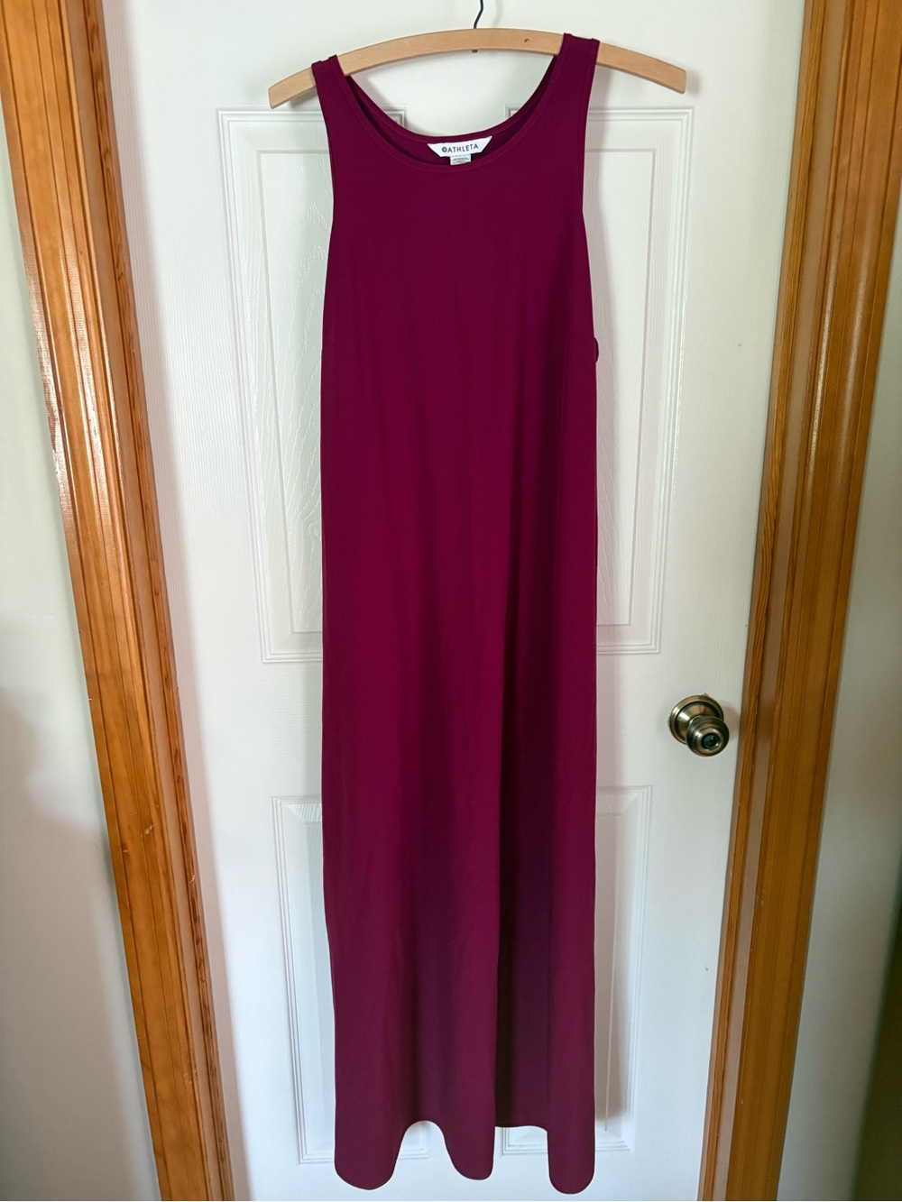 Athleta Burgundy Sleeveless Maxi Dress Medium Stretch Travel Casual
